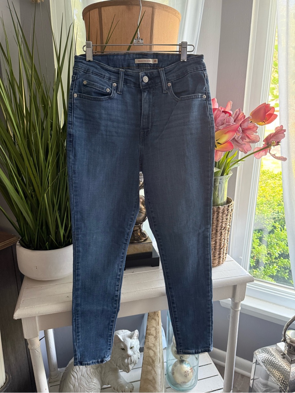 Levi's 721 High Rise Skinny Women's Jeans in Medium Blue Wash
